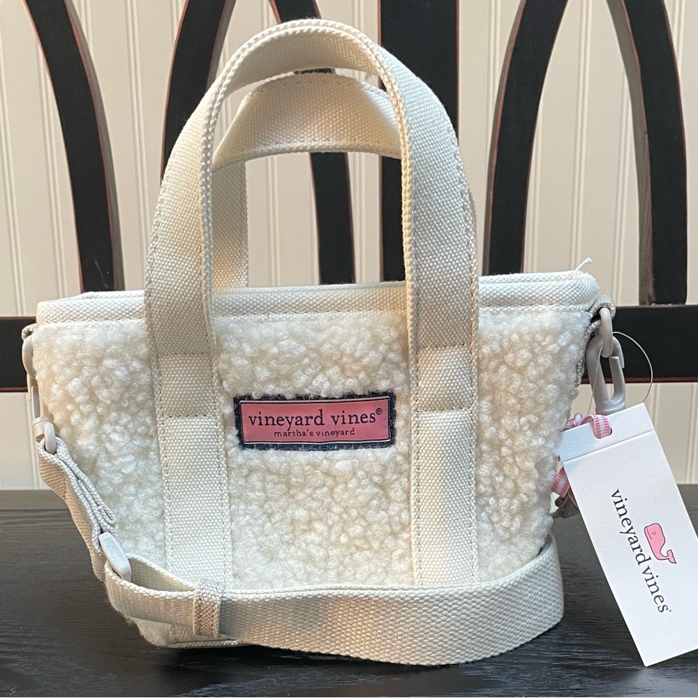 Vineyard Vine Mini Sherpa Tote 
Color: Marshmallow NWT